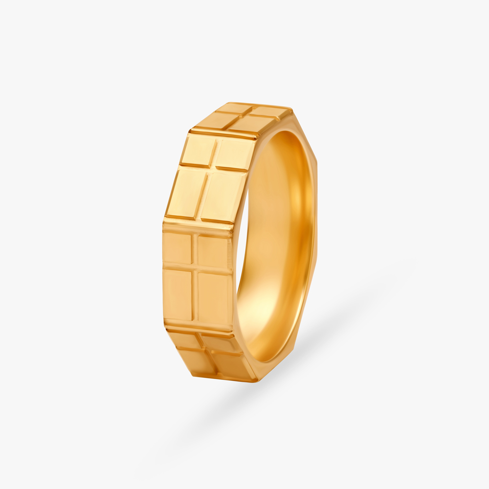 Charming Twisted Motif Gold Ring for Men