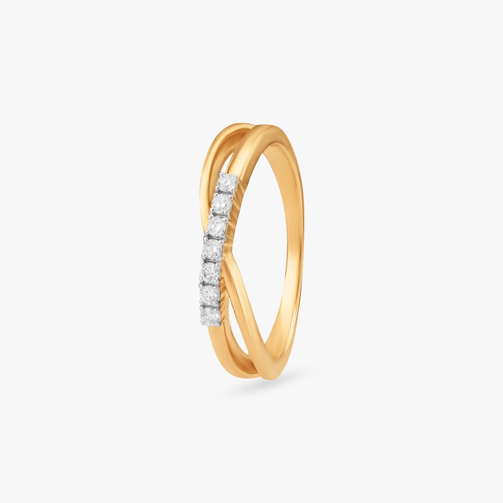 Gorgeous 18 Karat Yellow Gold And Diamond Finger Ring,,hi-res image number null