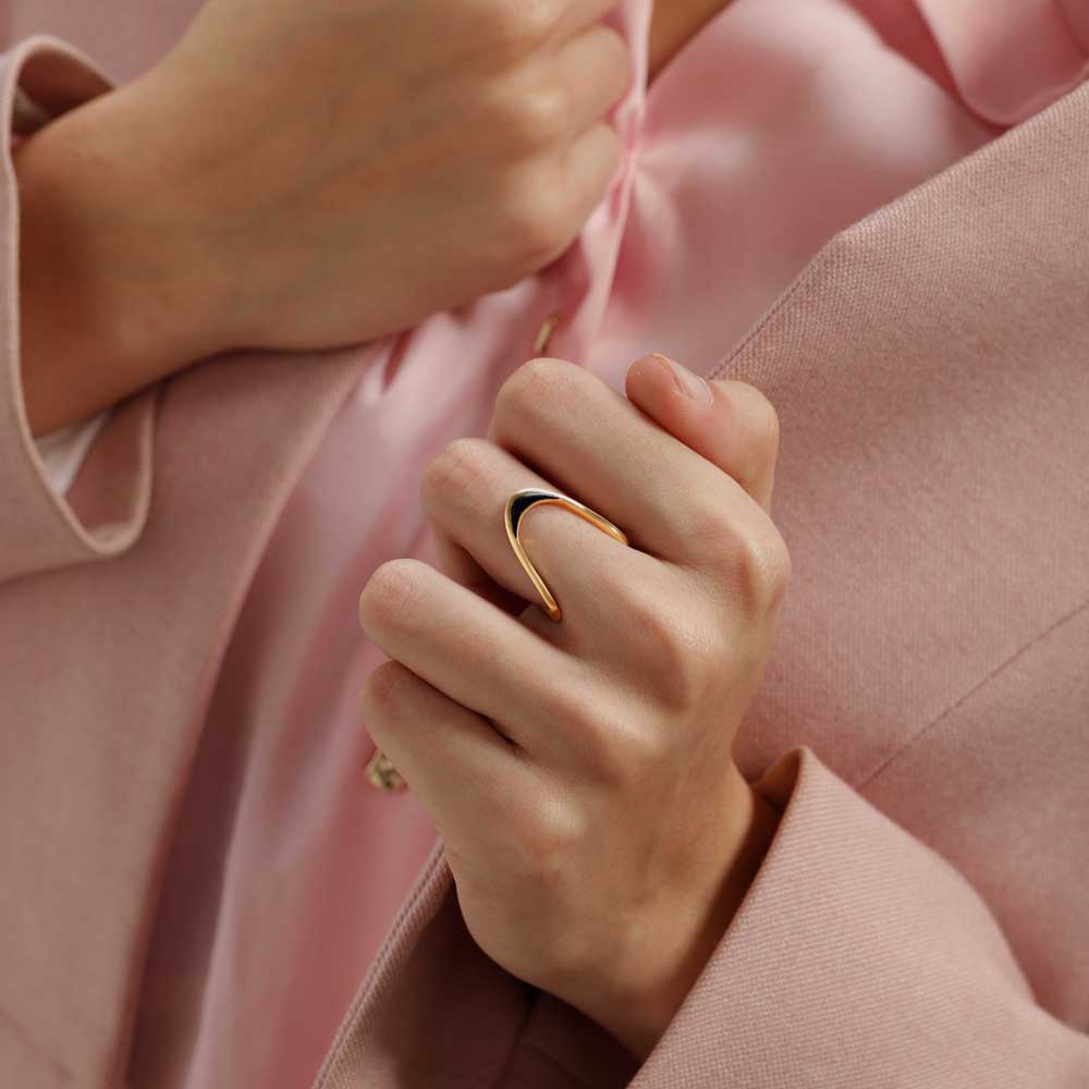 Wavy Minimalist Gold Ring,,hi-res image number null