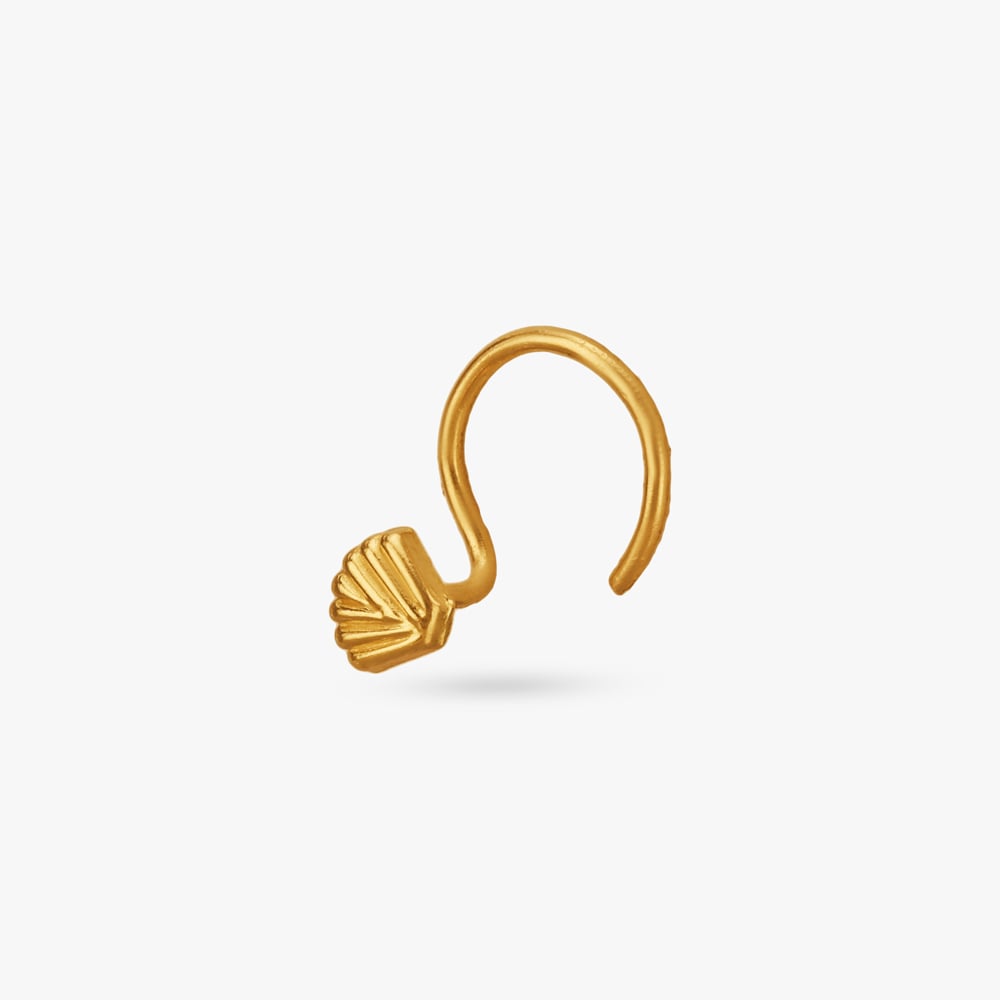 

Shell Curve Gold Nose Pin