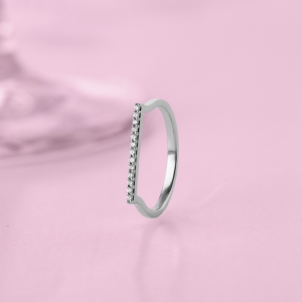 Sparkling Sleek Gold & Diamond Finger Ring,,hi-res image number null