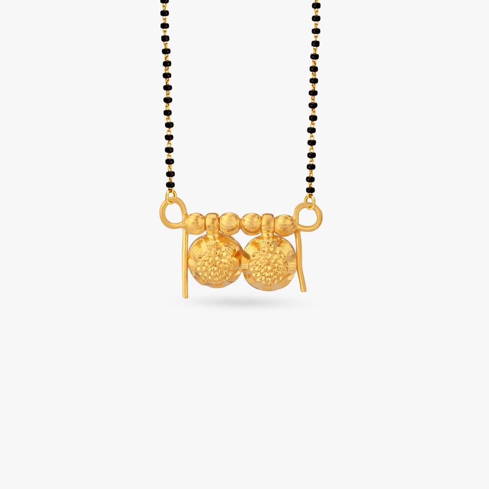 

Classic Medallion Gold Pendant