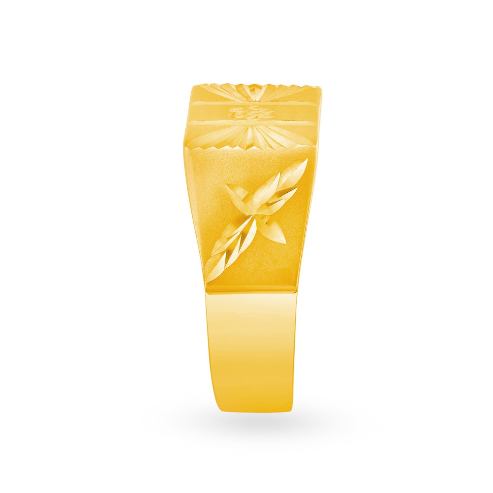 Striking Gold Ring for Men,,hi-res image number null