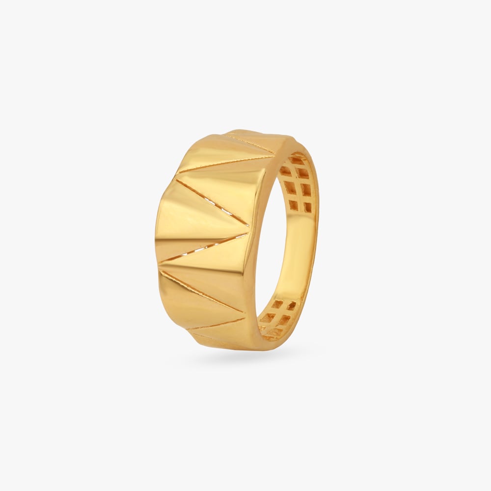 

Geometric Gleam Gold Ring