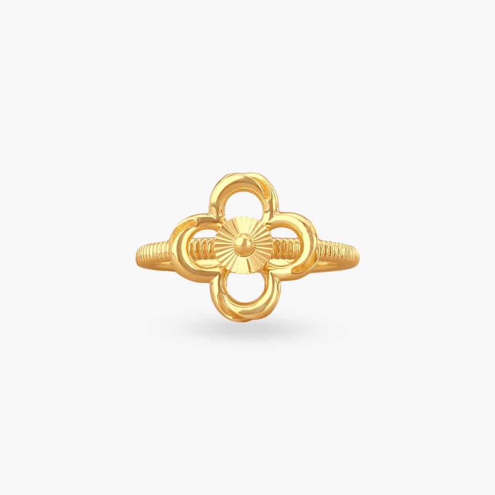

Petal Whirl Gold Ring