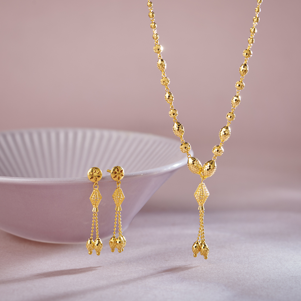 22 Karat Gold Pendant Earrings Set