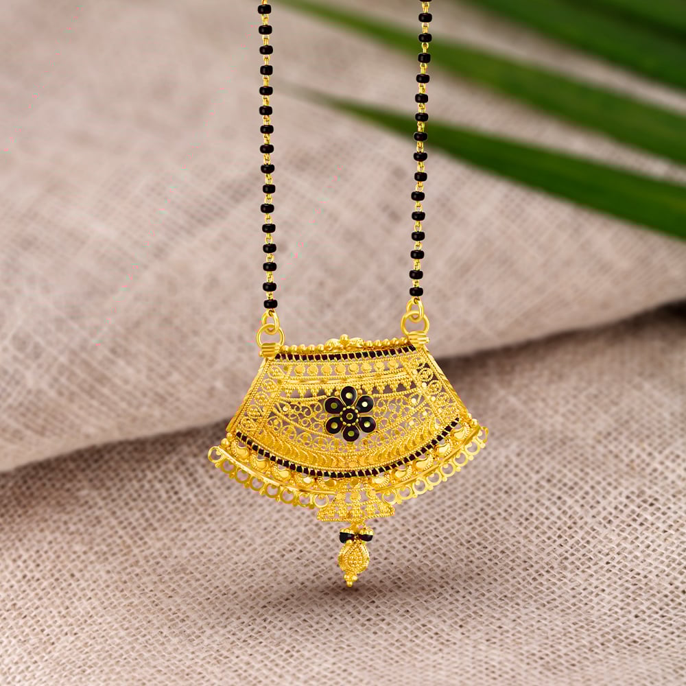 

Ethereal Gold Mangalsutra Pendant