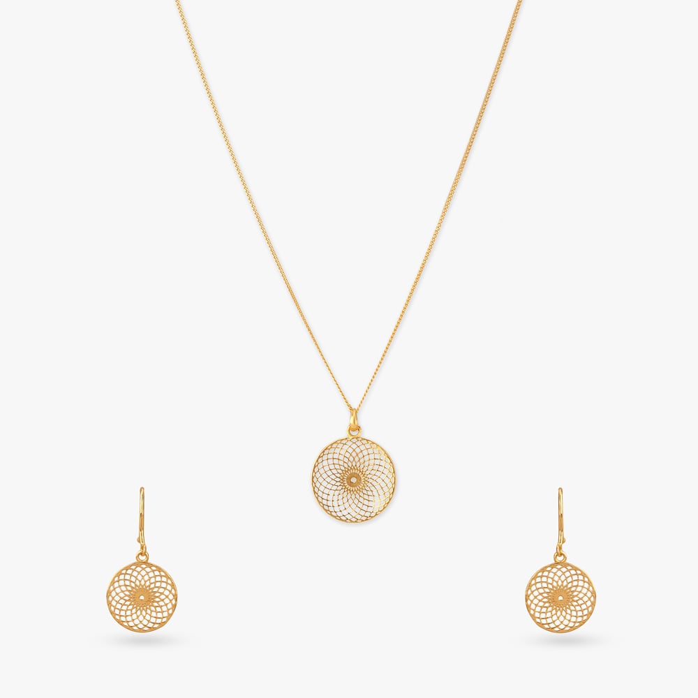 

Radiant Web Gold Pendant with Chain and Earrings Set