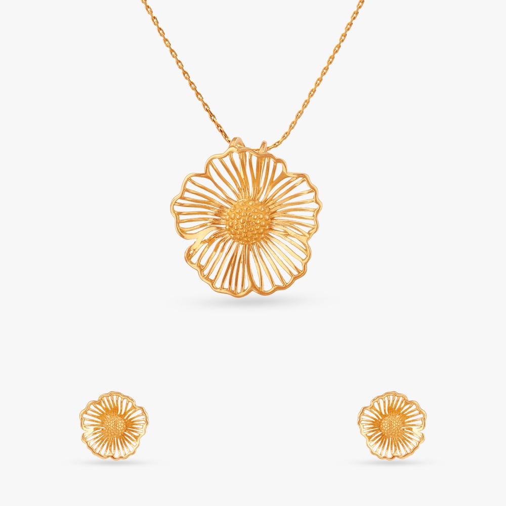 Fabulous Floral Gold Pendant and Earrings Set,,hi-res image number null
