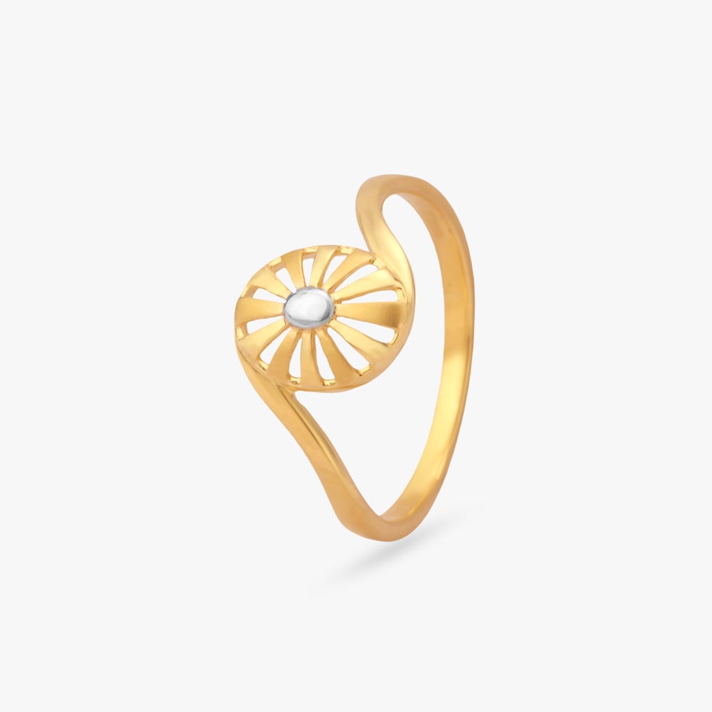 

Luminous Axis Gold Ring