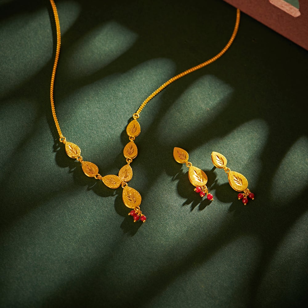 Dainty Gold Necklace Set,,hi-res image number null