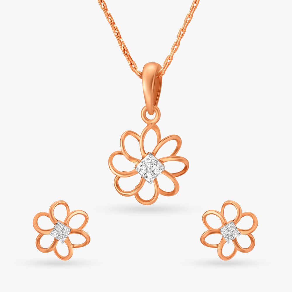 

Sparkling Centre Diamond Pendant and Earrings Set