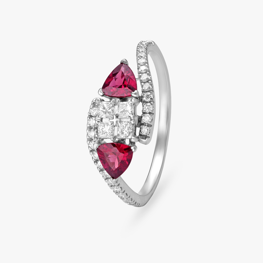 Scintillating Diamond and Garnet Ring