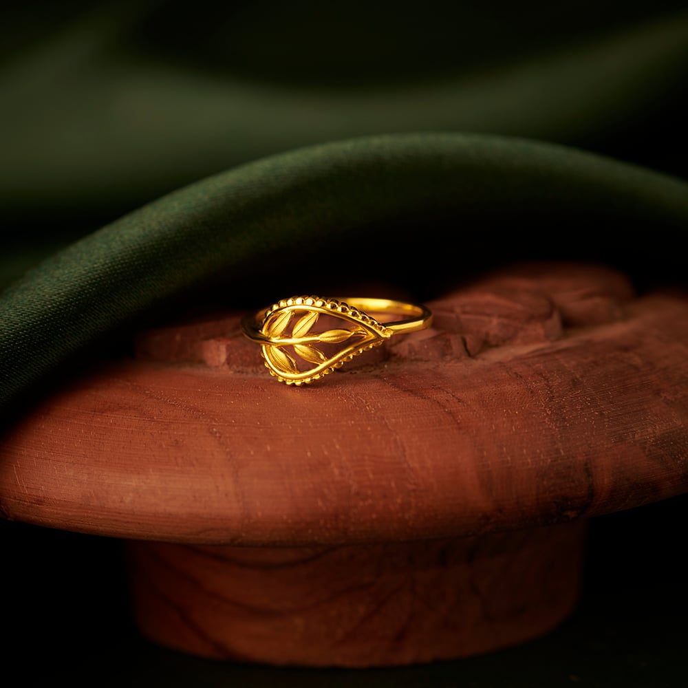 Pleasing 22 Karat Yellow Gold Leaf Pattern Finger Ring,,hi-res image number null