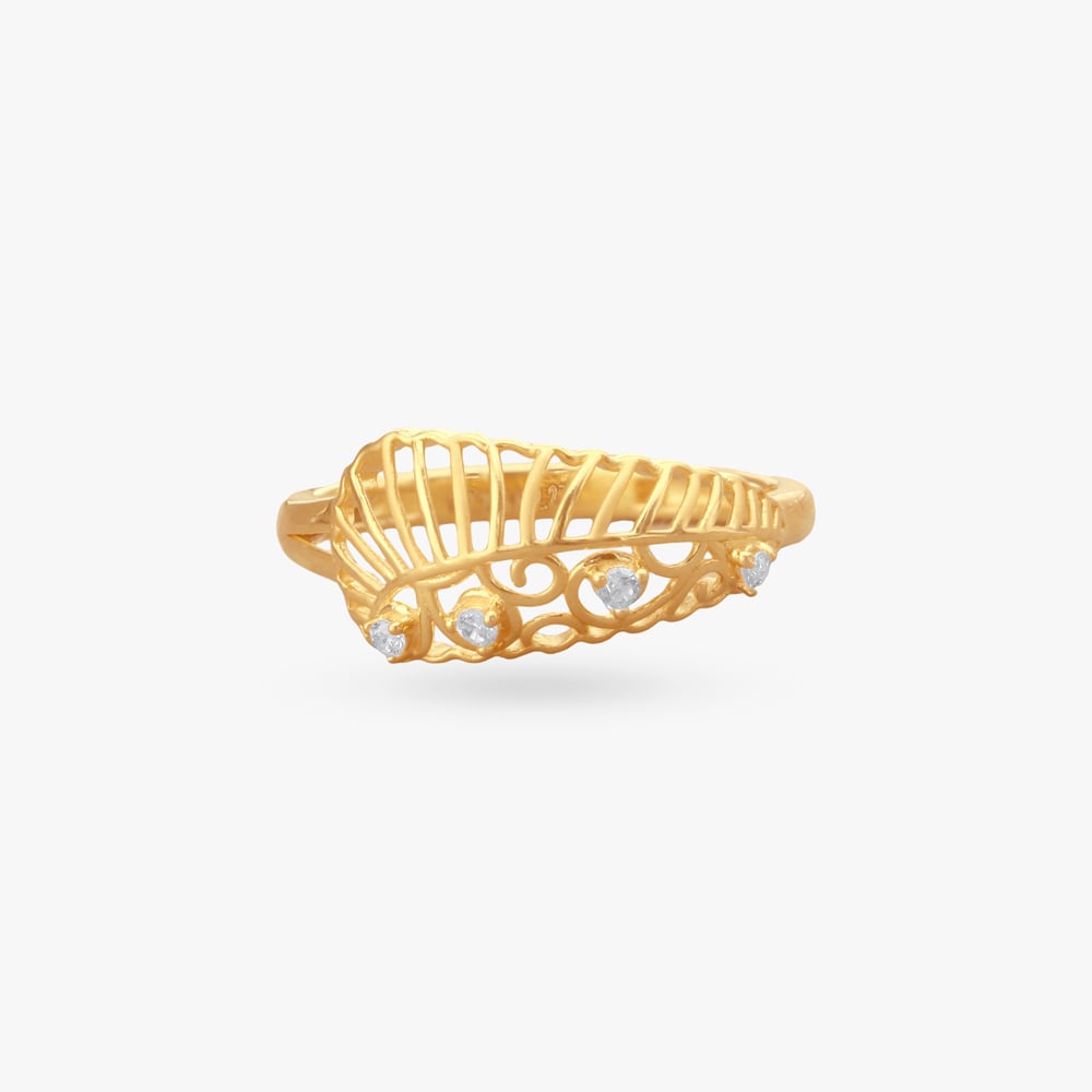 

Breezy Shell Gold Ring