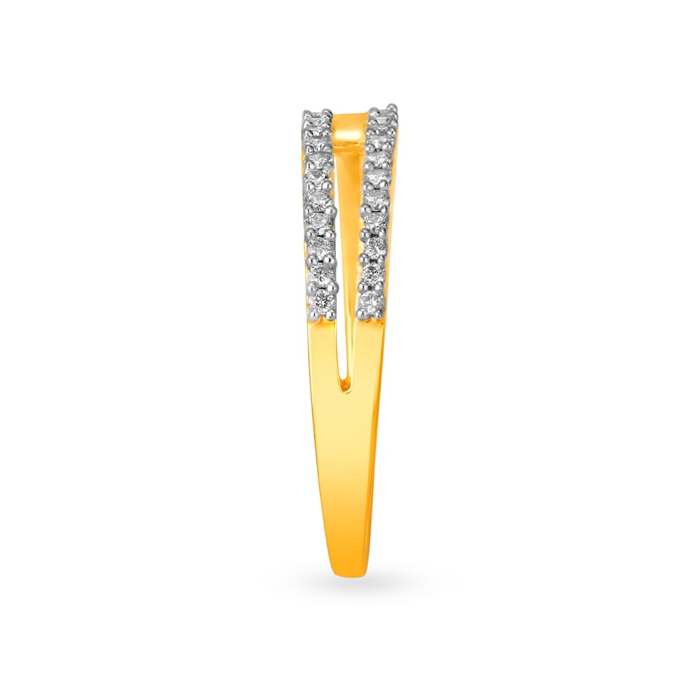 Fanciable V Shape Diamond Finger Ring,,hi-res image number null