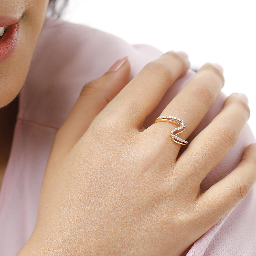 18KT Yellow Gold Curved Diamond Ring,,hi-res image number null