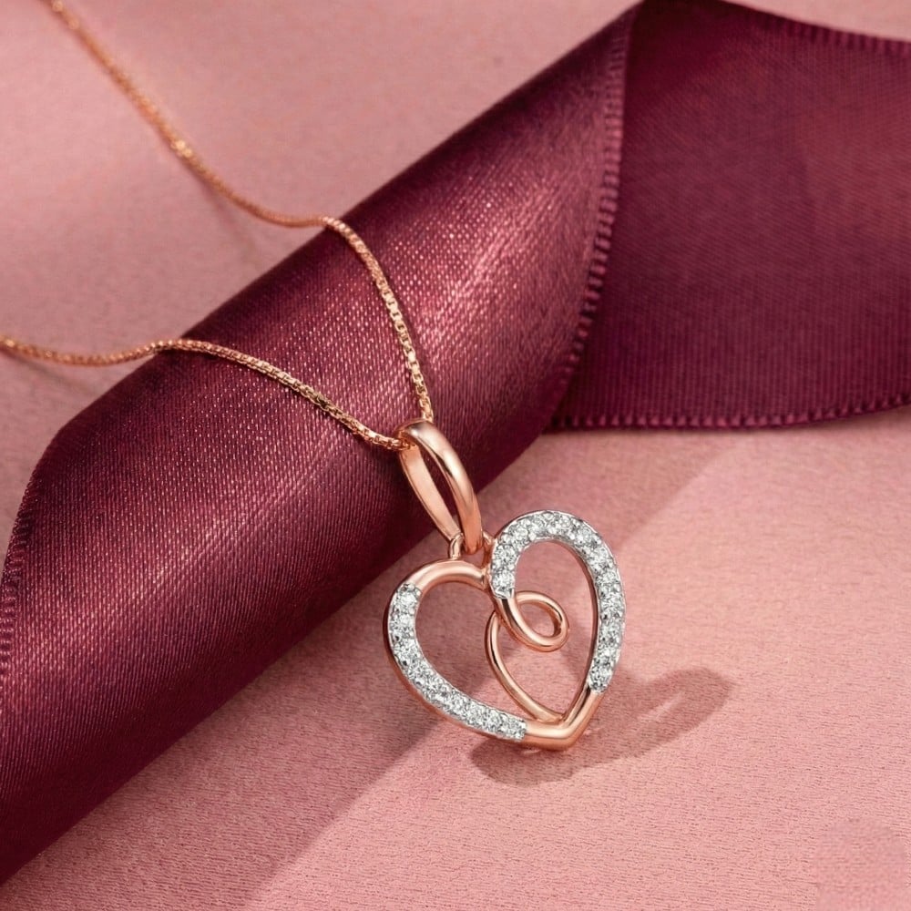 

Love Bloom Diamond Pendant