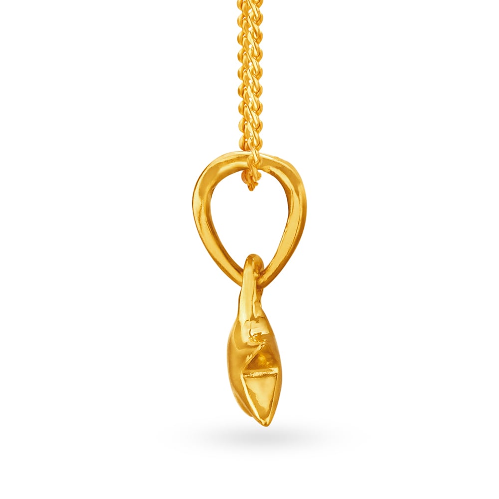 

Endearing Yellow Gold Star Pendant