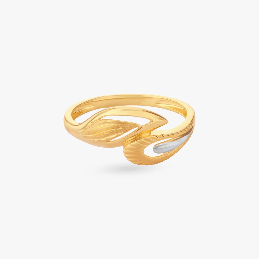 

Harmony Swirl Gold Ring