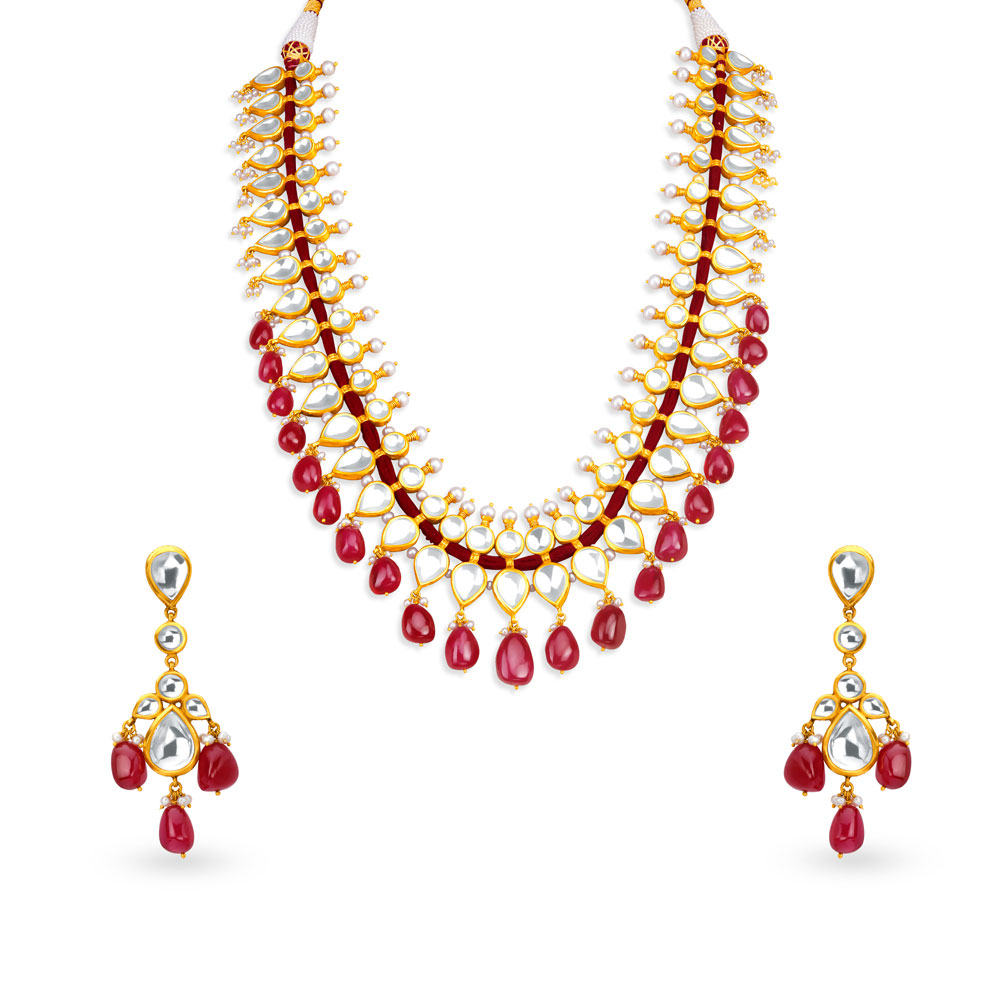 Alluring Gold Necklace Set for the Punjabi Bride