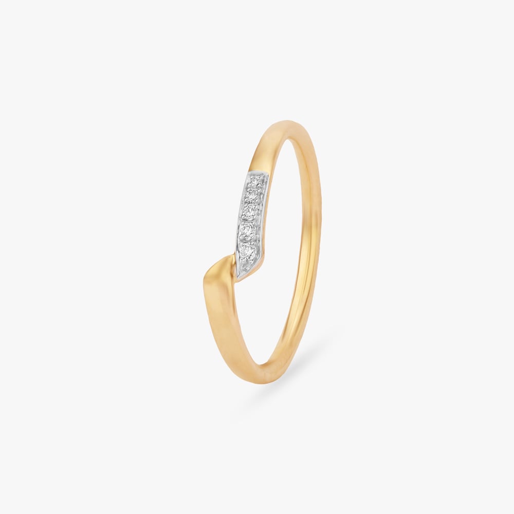 

Minimal Curve Diamond Ring
