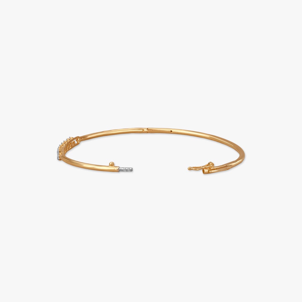 

Linear Sparkle Diamond Bangle