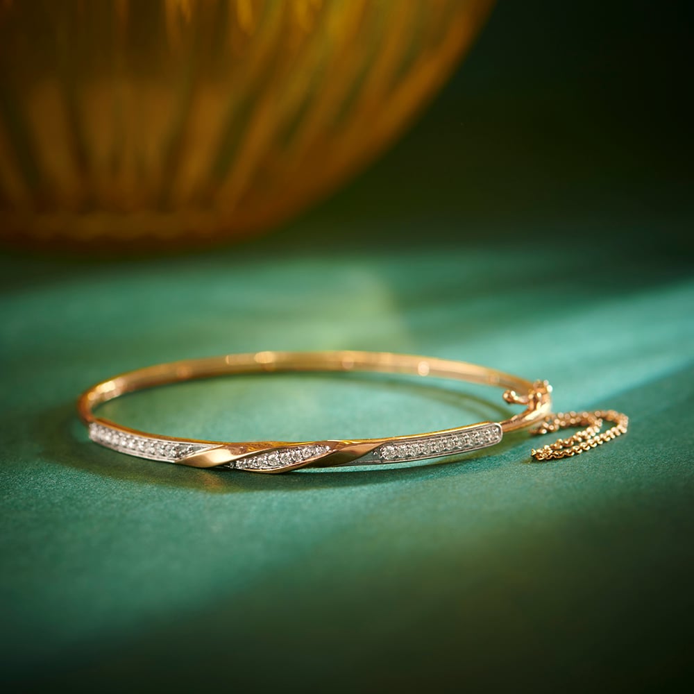 Chic Style Bangle