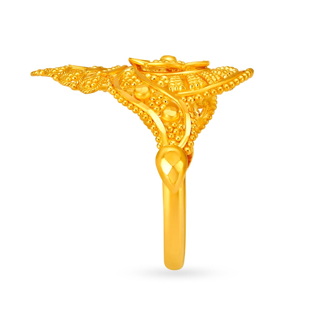 Unique Gold Finger Ring with a carved pattern,,hi-res image number null