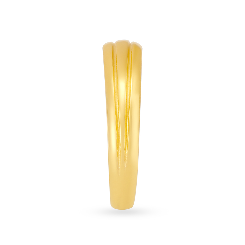 Delicate 22 Karat Yellow Gold Finger Ring,,hi-res image number null