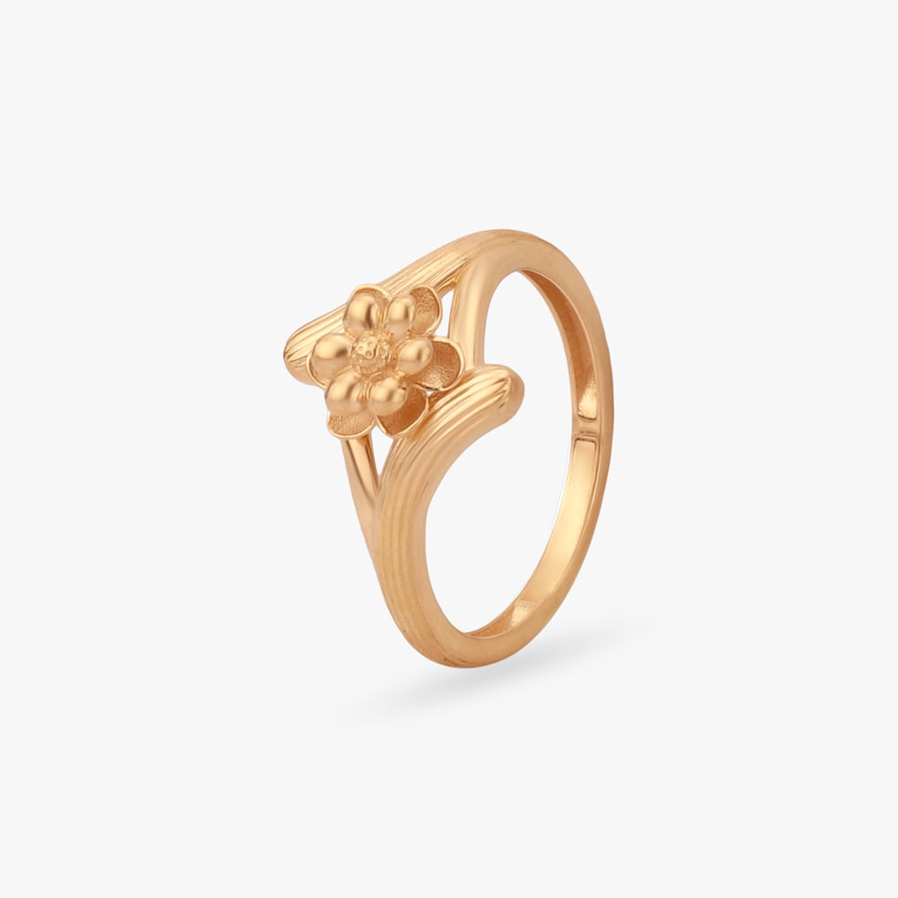 

Blossom Frame Gold Ring