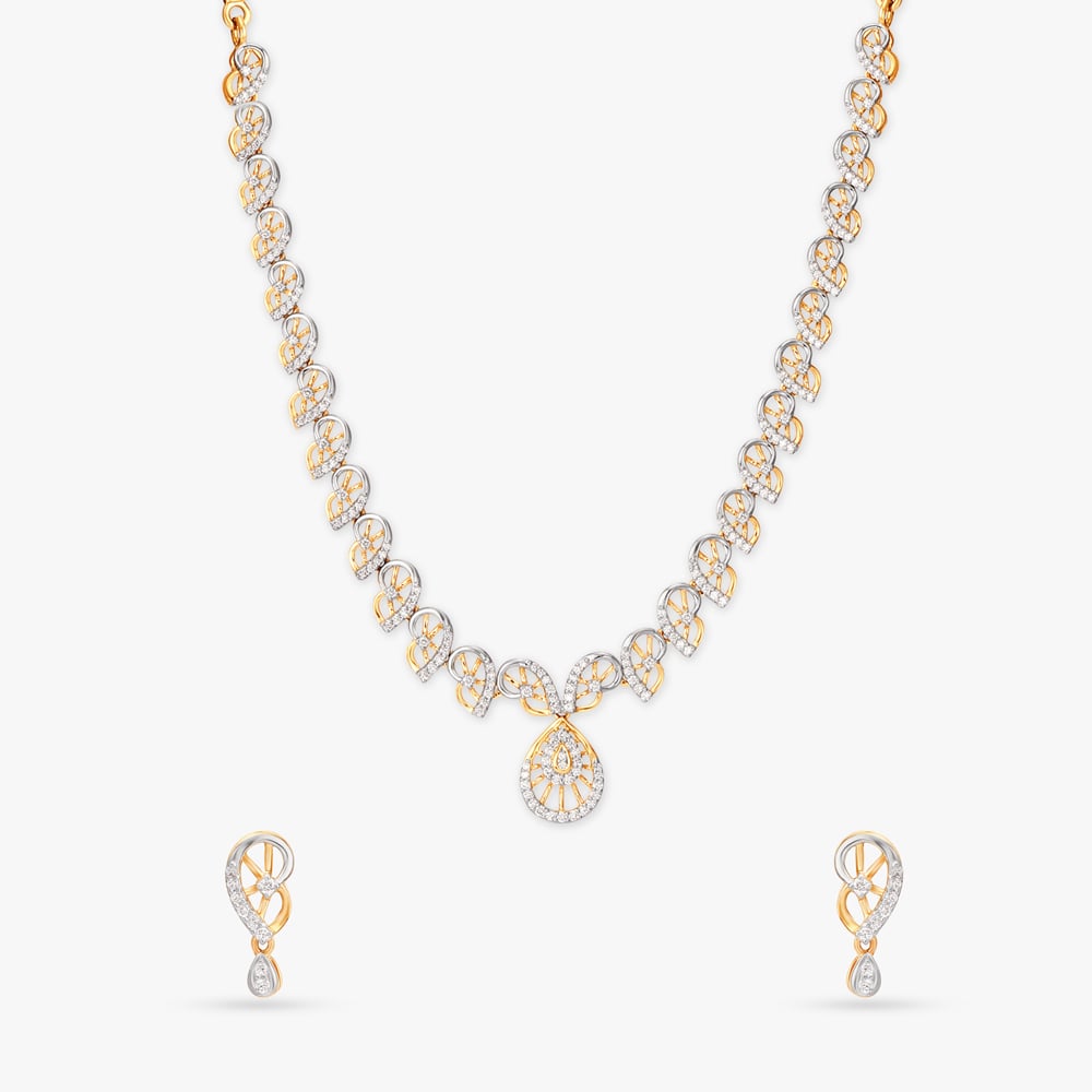 

Splendid Symphony Diamond Necklace Set