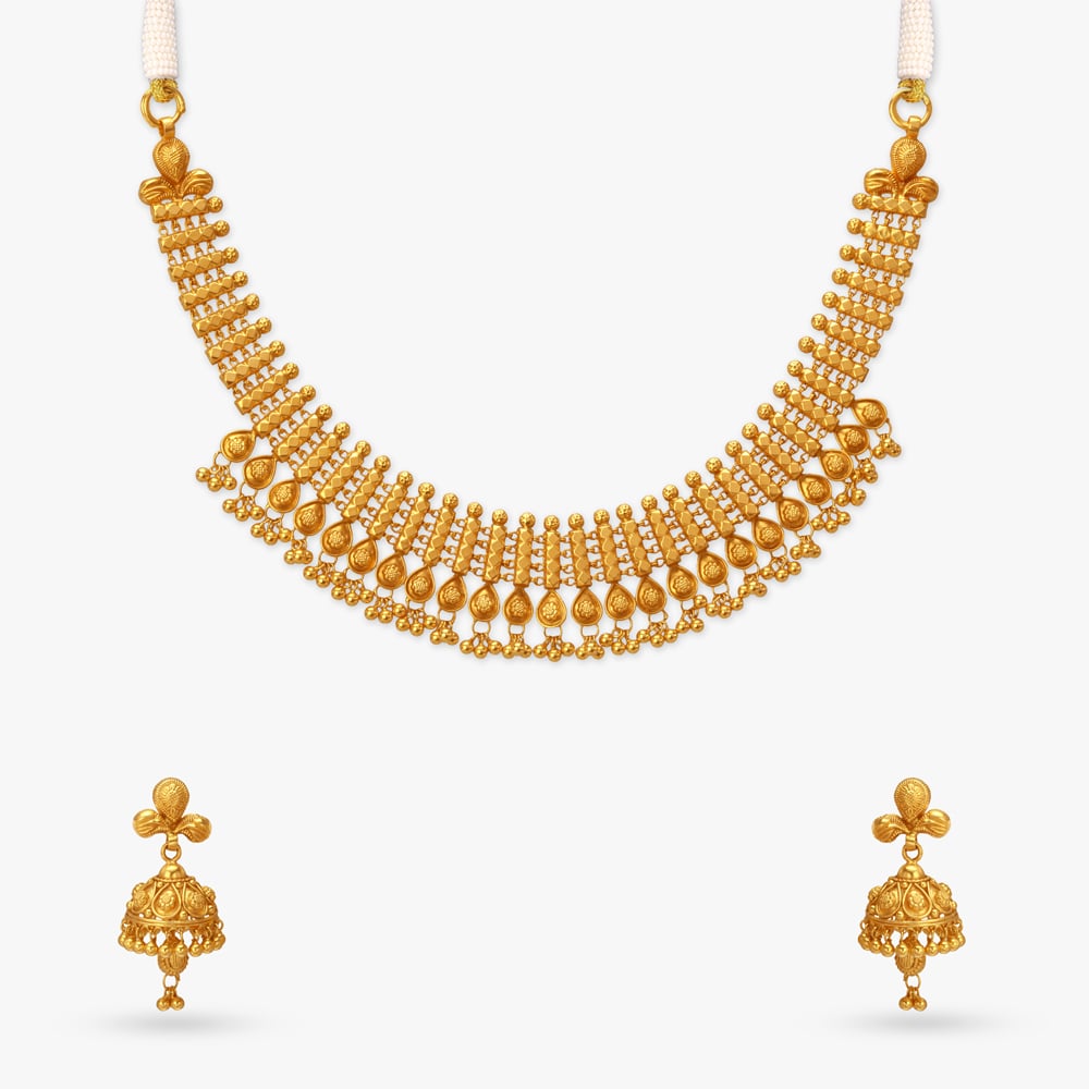 

Majestic Ornate Gold Necklace Set