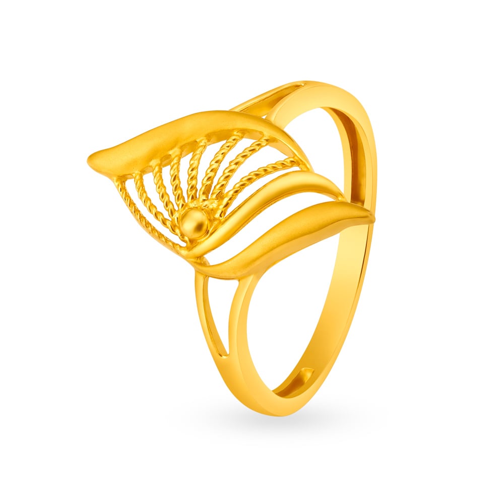 

Intricate Gold Finger Ring with Jali Work