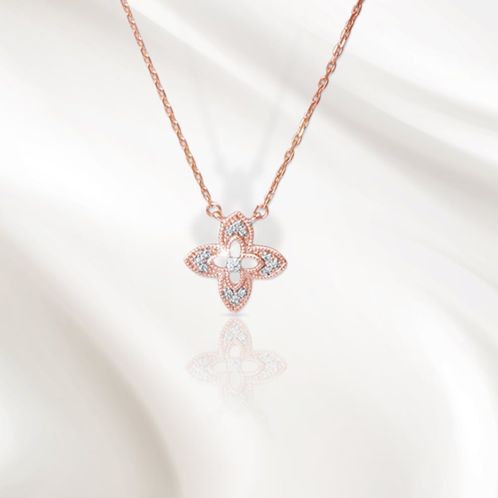 Quatrefoil Bloom Diamond Pendant with Chain,,hi-res image number null