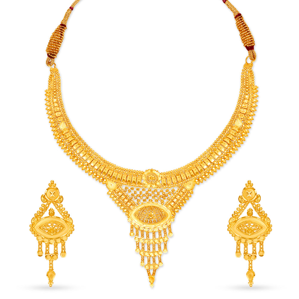Enticing Gold Necklace Set for the Bengali Bride