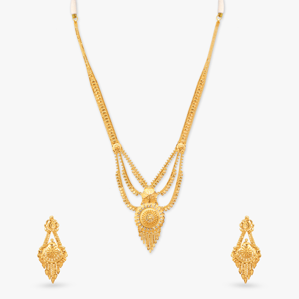 

Petal Halo Gold Necklace Set