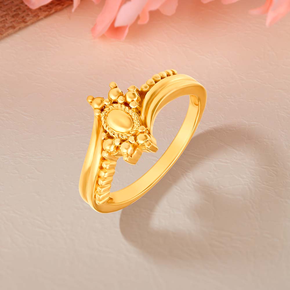 Unique 22 Karat Yellow Gold Ring With Filigree Pattern