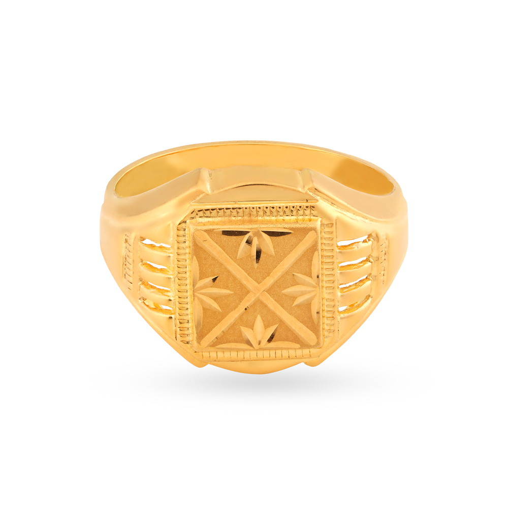 

Stately 22 Karat Yellow Gold Floral Ring