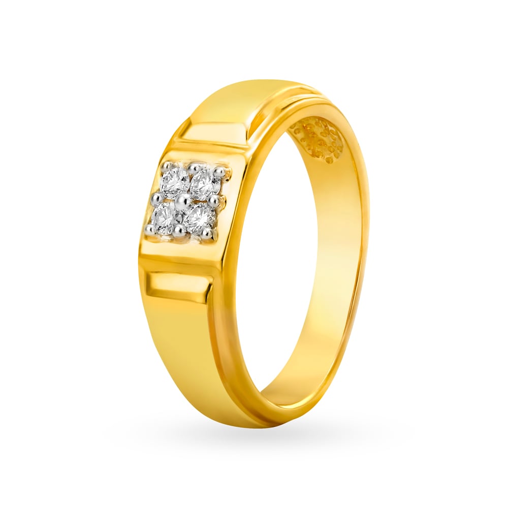 Contemporary 18 Karat Yellow Gold And Diamond Finger Ring