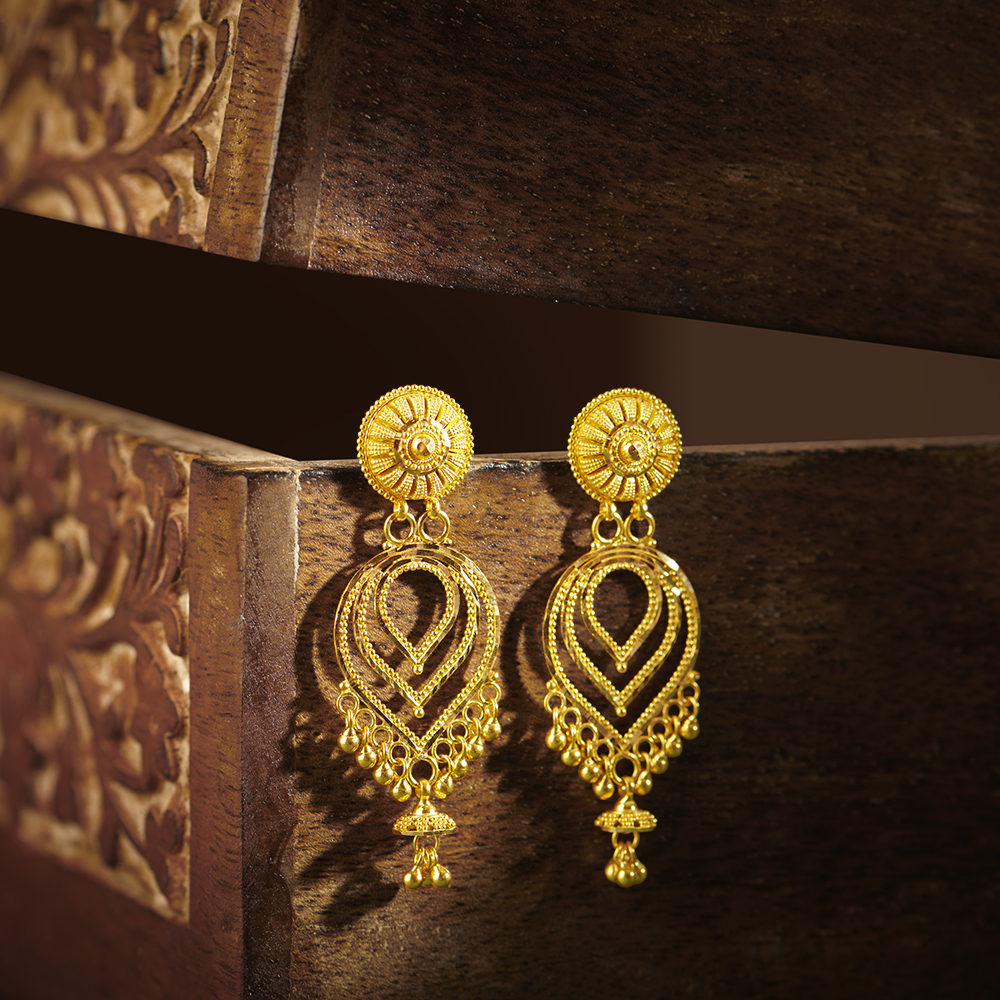 Traditional Chic Drop Earrings