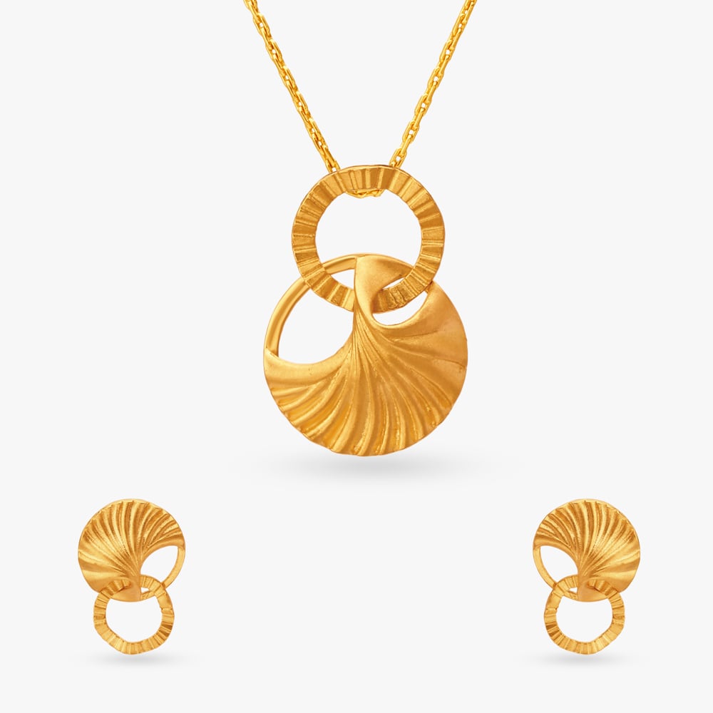 Intertwined Gold Pendant and Earrings Set,,hi-res image number null