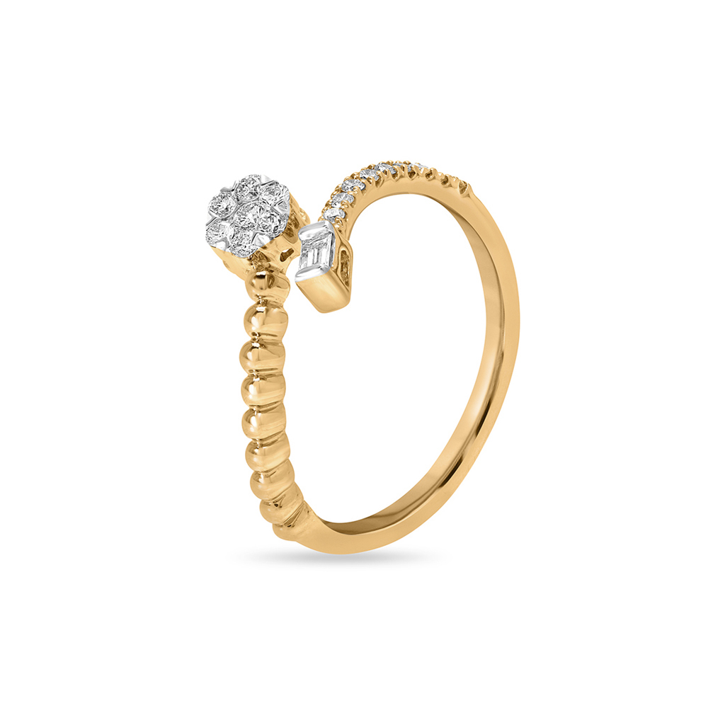 18 KT Yellow Gold Stunning Diamond Ring