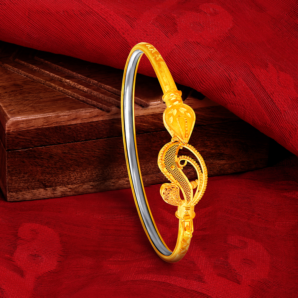 Exquisite Gold Bangle,,hi-res image number null