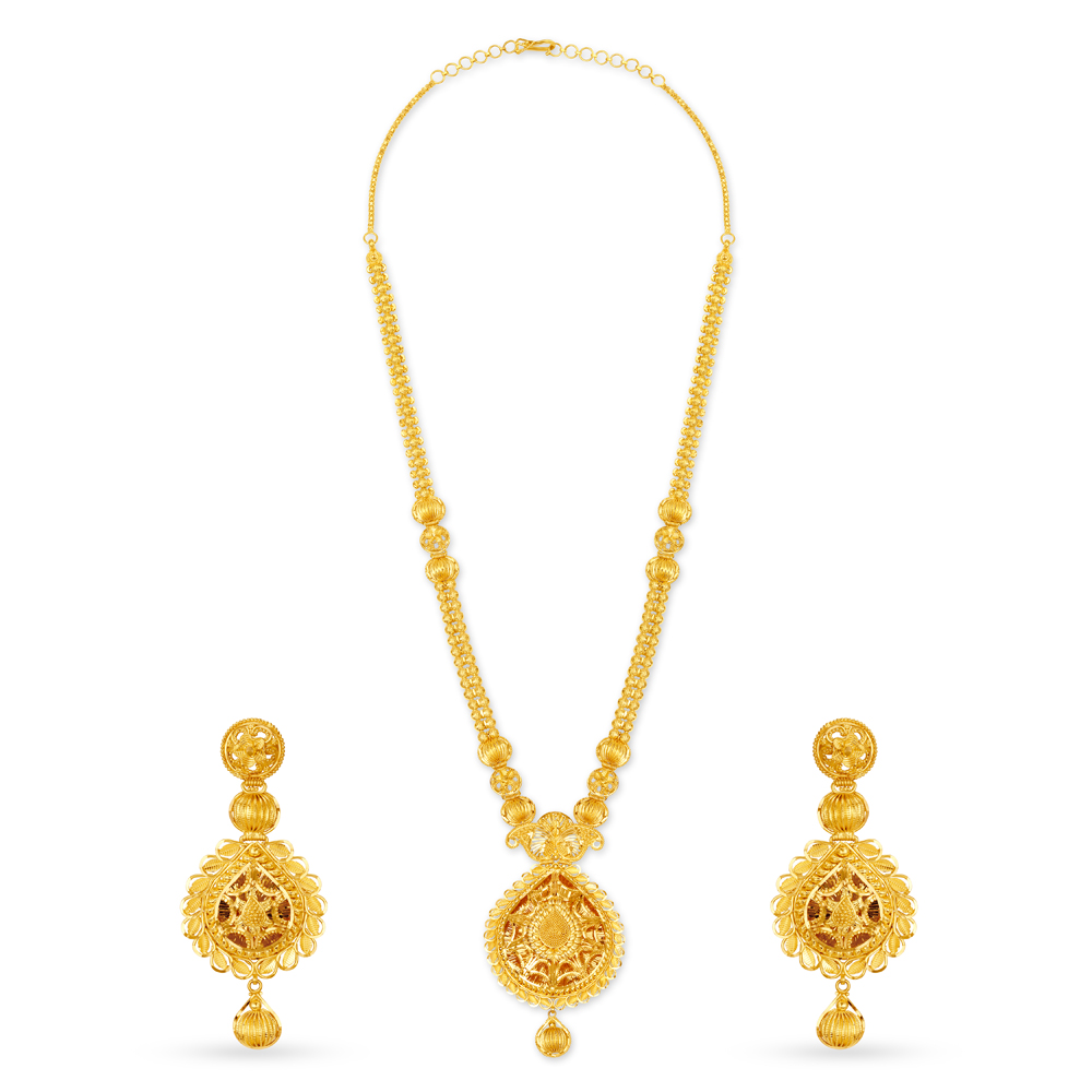 Royal Gold Necklace Set for the Bengali Bride