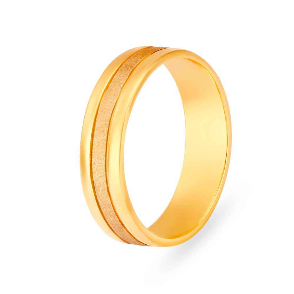 

Sophisticated 22 Karat Yellow Gold Striped Finger Ring