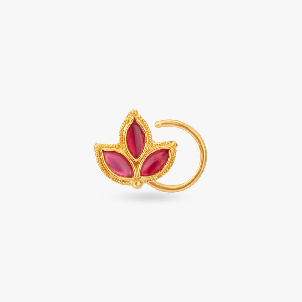 

Blooming Lotus Gold Nose Pin