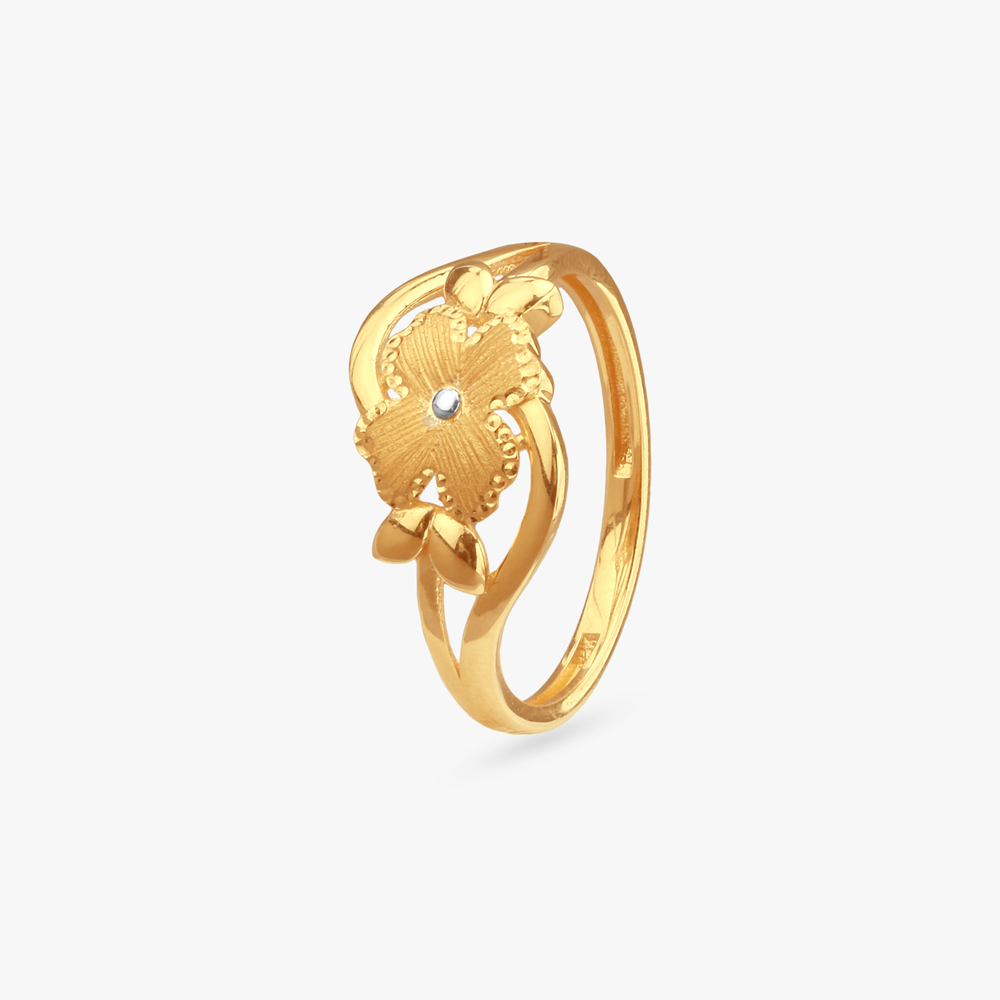 

Curved Petal Gold Ring