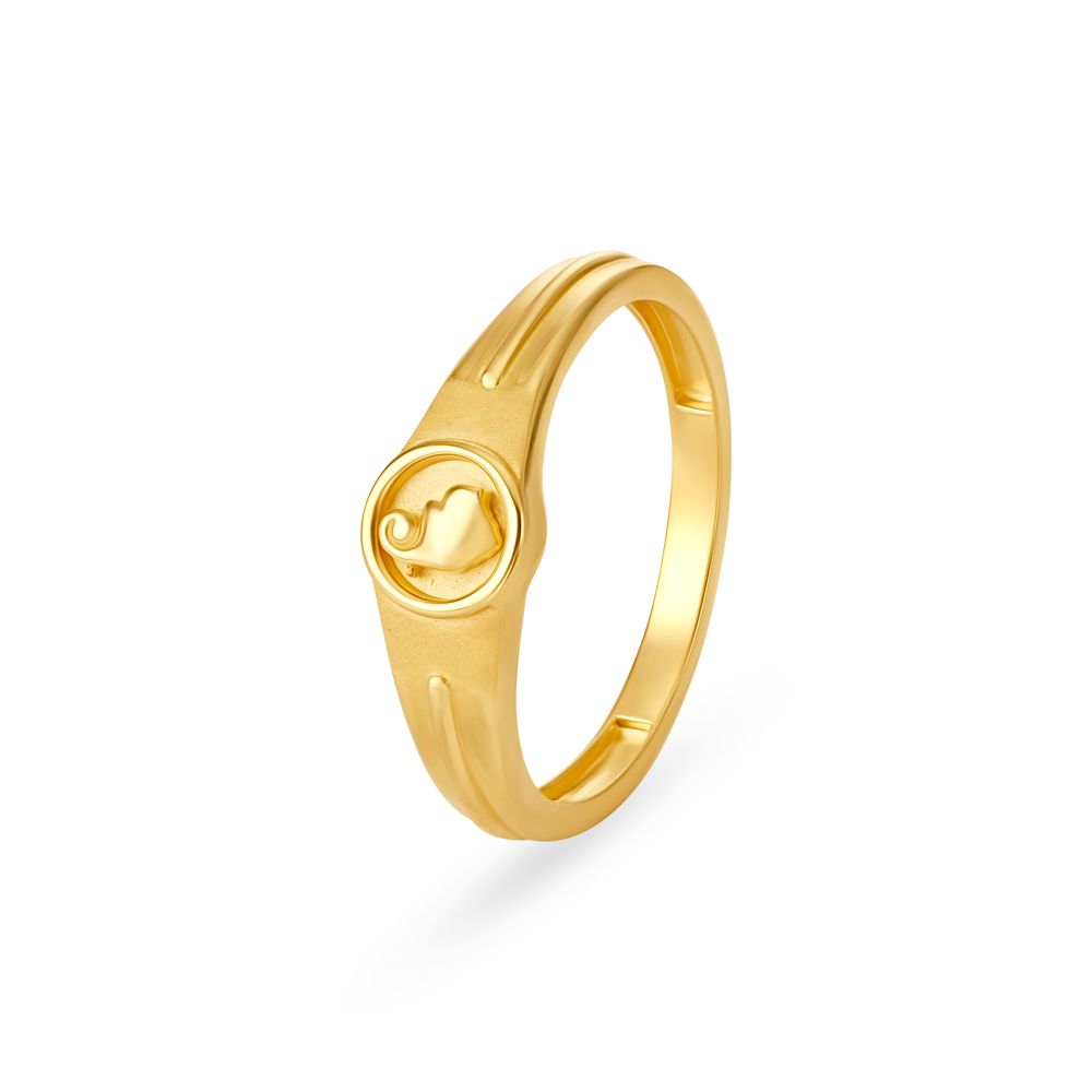 Exquisite Engraved Gold Ring