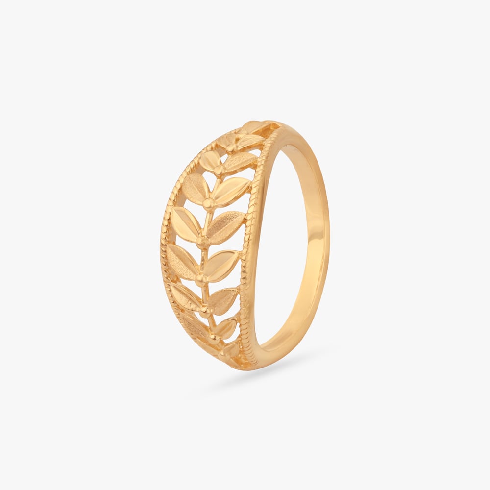 

Elegant Leaf Gold Ring